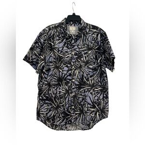 Men’s Quicksilver Tropical/ Hawaiian Button Down Short Sleeve Shirt: XL